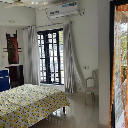 Chaithritha Ladies Homestay Thiruvananthapuram Kültér fotó