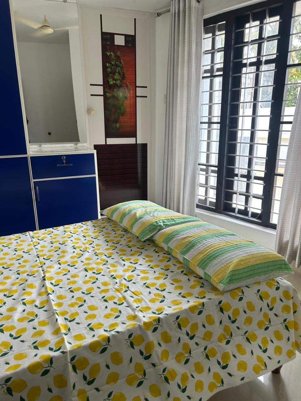 Chaithritha Ladies Homestay Thiruvananthapuram Kültér fotó